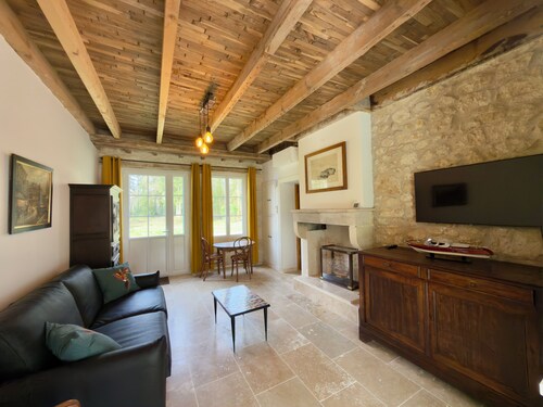 Luxury family gîte with heated pool, sauna & countryside views