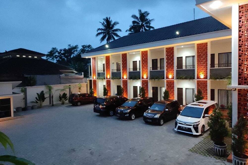 Nirvana House (Guest House Syari'ah)