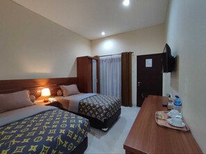 Individually furnished, desk, free WiFi, bed sheets
