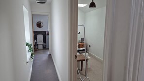 Towels, soap, toilet paper - Comfortable house in centre of Penarth - double driveway and garden. (Penarth)