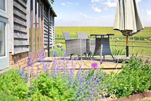 Acorn Barn  -  a holiday let that sleeps 2 guests  in 1 bedroom