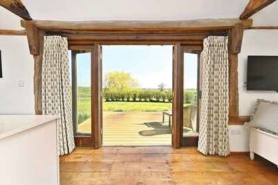 Acorn Barn - a holiday let that sleeps 2 guests in 1 bedroom