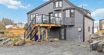 A Little piece of Paradise - stunning ocean views!