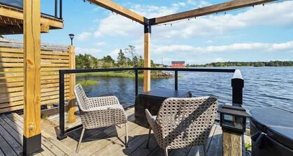 Relax & recharge! Spectacular Ocean View. Hot tub!