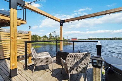 Relax & recharge! Spectacular Ocean View. Hot tub!