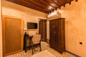 Comfort Room, 1 Bedroom, Private Bathroom, Garden View | Interior - Golden Riad (Rabat)