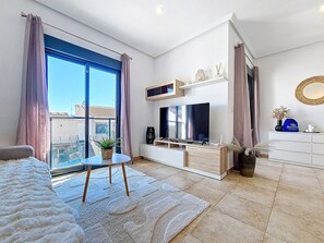 TV - Stylish Apartment in Central Location (San Pedro del Pinatar)
