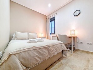 Iron/ironing board, free WiFi, bed sheets - Stylish Apartment in Central Location (San Pedro del Pinatar)