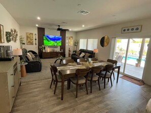 Interior - Fabulous 6-bedroom townhome with AC in sunny Indio (Indio)