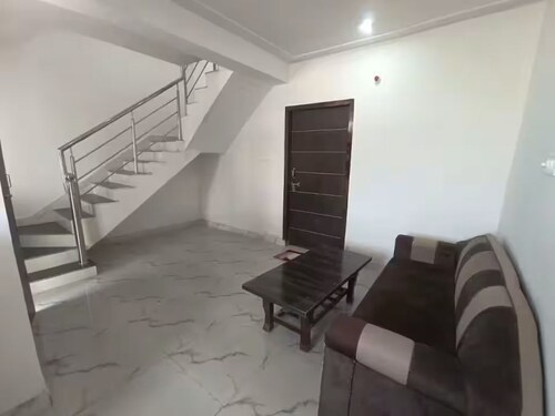 Tranquil 3-bedroom villa in charming Alwar perfect for relaxing stay