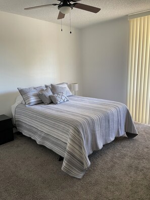 1 habitación, tabla de planchar con plancha, wifi y ropa de cama 
