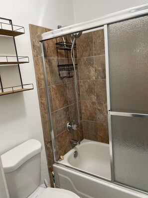 Hair dryer, towels, soap, toilet paper - Furnished 1 bdrm 1 ba Lakeside Resort-Style Living in Prime Location in Chandler (Chandler)