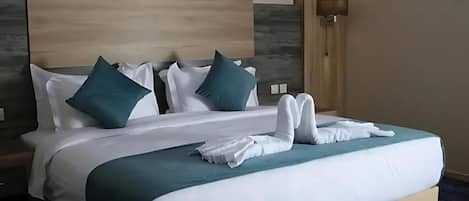 Suite, 1 Bedroom | In-room safe, soundproofing, free WiFi, wheelchair access