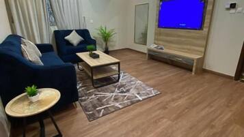 Suite, 2 Bedrooms | Living area