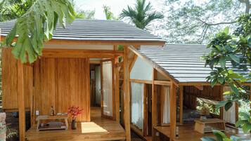 Japanese-style Bungalow, Garden View | Property grounds