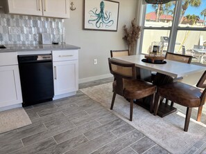 Dining - 7th Heaven is Yours to Discover at Tiki On The Bay (Englewood)