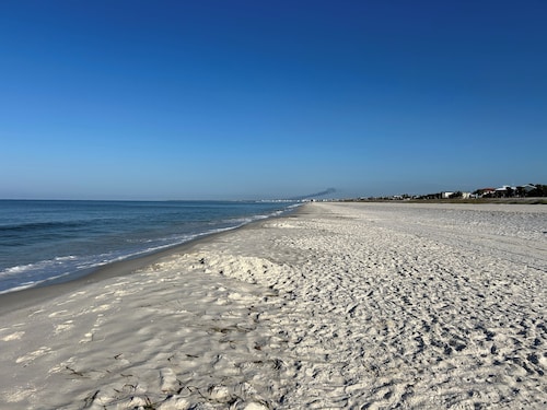 New listing - 20% off! Brand new house. Boat parking. Gulf view, steps to beach.