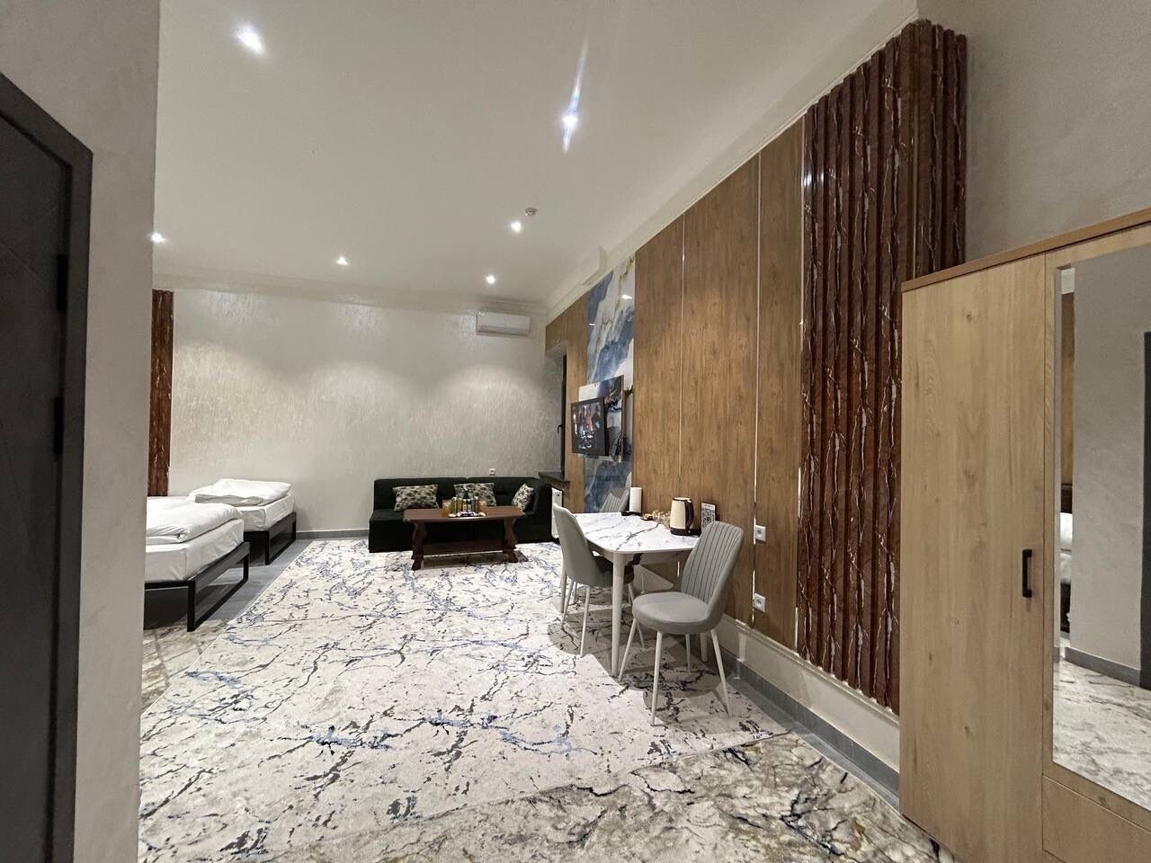 Habitación triple Deluxe, lanai | Interior