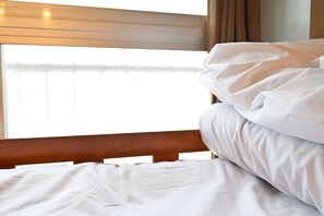 Shared Dormitory, Mixed Dorm - hareruyabeppu (beppusinoguchimotomachi)