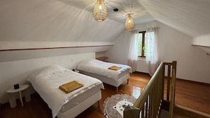 3 chambres, fer et planche à repasser, Wi-Fi, draps fournis