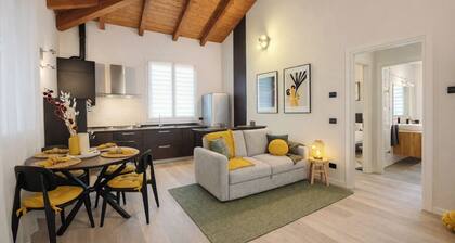 Detached villa with private garden within a Residence