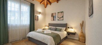 Detached villa with private garden within a Residence