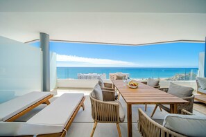 Outdoor dining - Vrbo Property (Fuengirola)