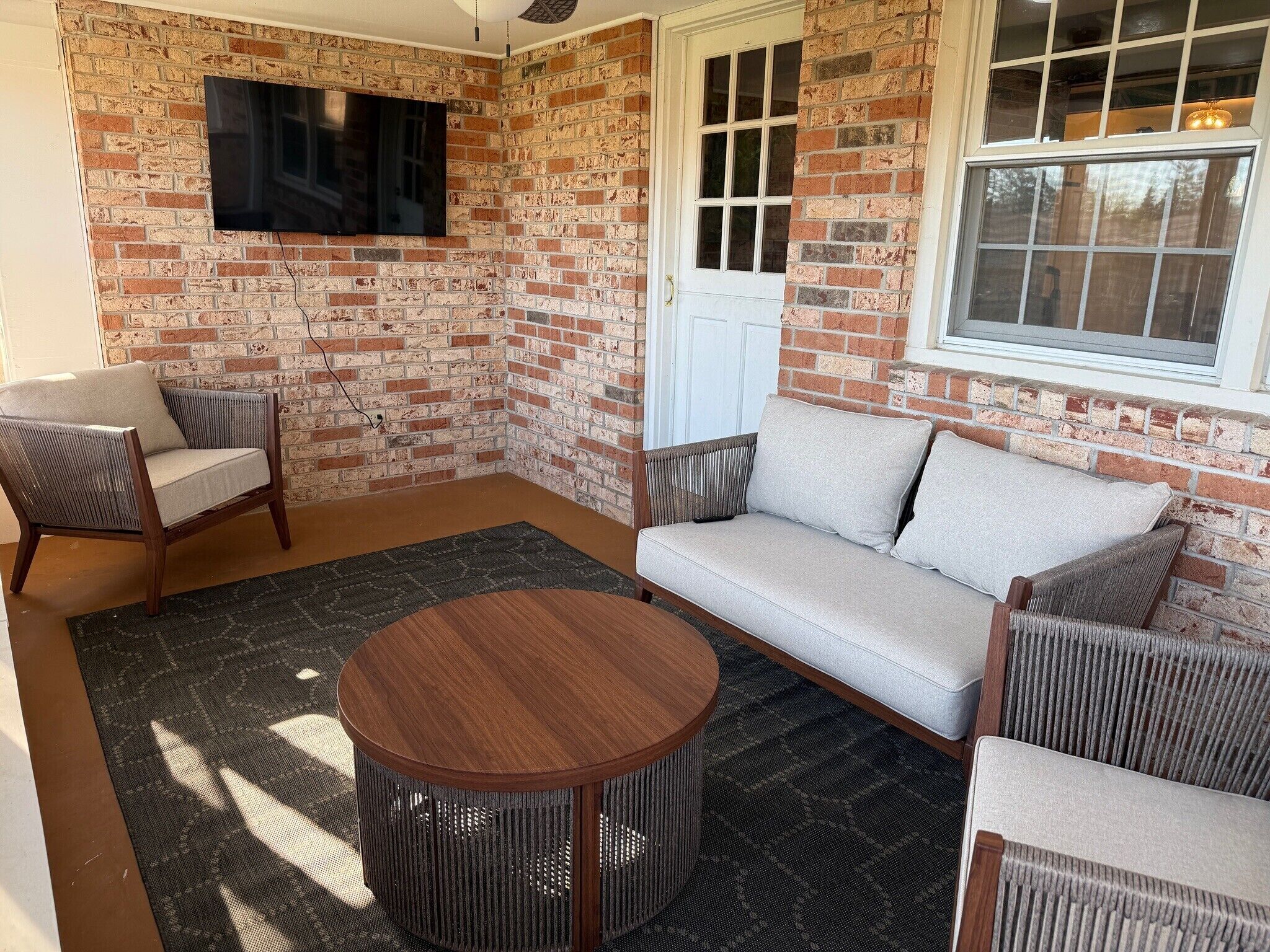 Spacious Family Retreat / Sleeps 9 / Fenced Yard - Macon, MO