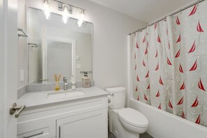 Hair dryer - Lovely Home in Victoria, BC (Langford)