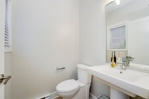 Hair dryer - Lovely Home in Victoria, BC (Langford)