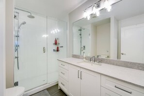 Hair dryer - Lovely Home in Victoria, BC (Langford)