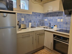 Private kitchen - LEAUMA apartment (Guillestre)