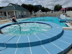 Pool - Rehoboth Beach New 2 bed / 2 bath w pool, east of Rt 1 w direct bike path access (Rehoboth Beach)