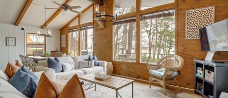 House (4 Bedrooms) | Interior