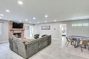 House (2 Bedrooms) | Interior - Golf, Ride & More! Home in Dtwn Southern Pines (Southern Pines)