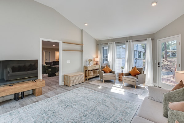 Casa (2 Bedrooms) | Interior