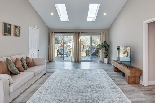 Golf, Ride & More! Home in Dtwn Southern Pines