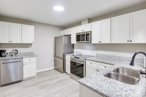 House (2 Bedrooms) | Interior - Golf, Ride & More! Home in Dtwn Southern Pines (Southern Pines)