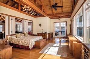 13 bedrooms, iron/ironing board, WiFi, bed sheets - 36 Acre Lakeside Estate - Experience The Gated Private Estate w/ Guest Cabins. (Salem)