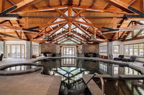 36 Acre Lakeside Estate - Experience The Gated Private Estate w/ Guest Cabins.