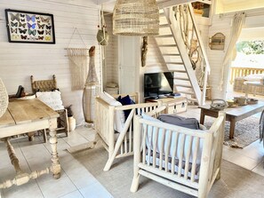 Living area - Californian-style house with park pool (Gassin)