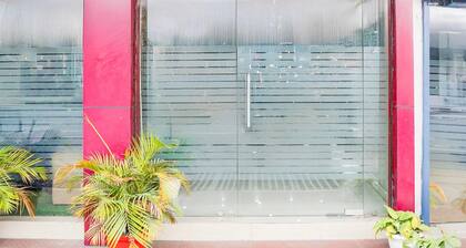 Super Hotel O Krishna Nagar Chowk