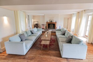 Living room - Grand Estate for 20 With Pool, Garden (Villecerf)