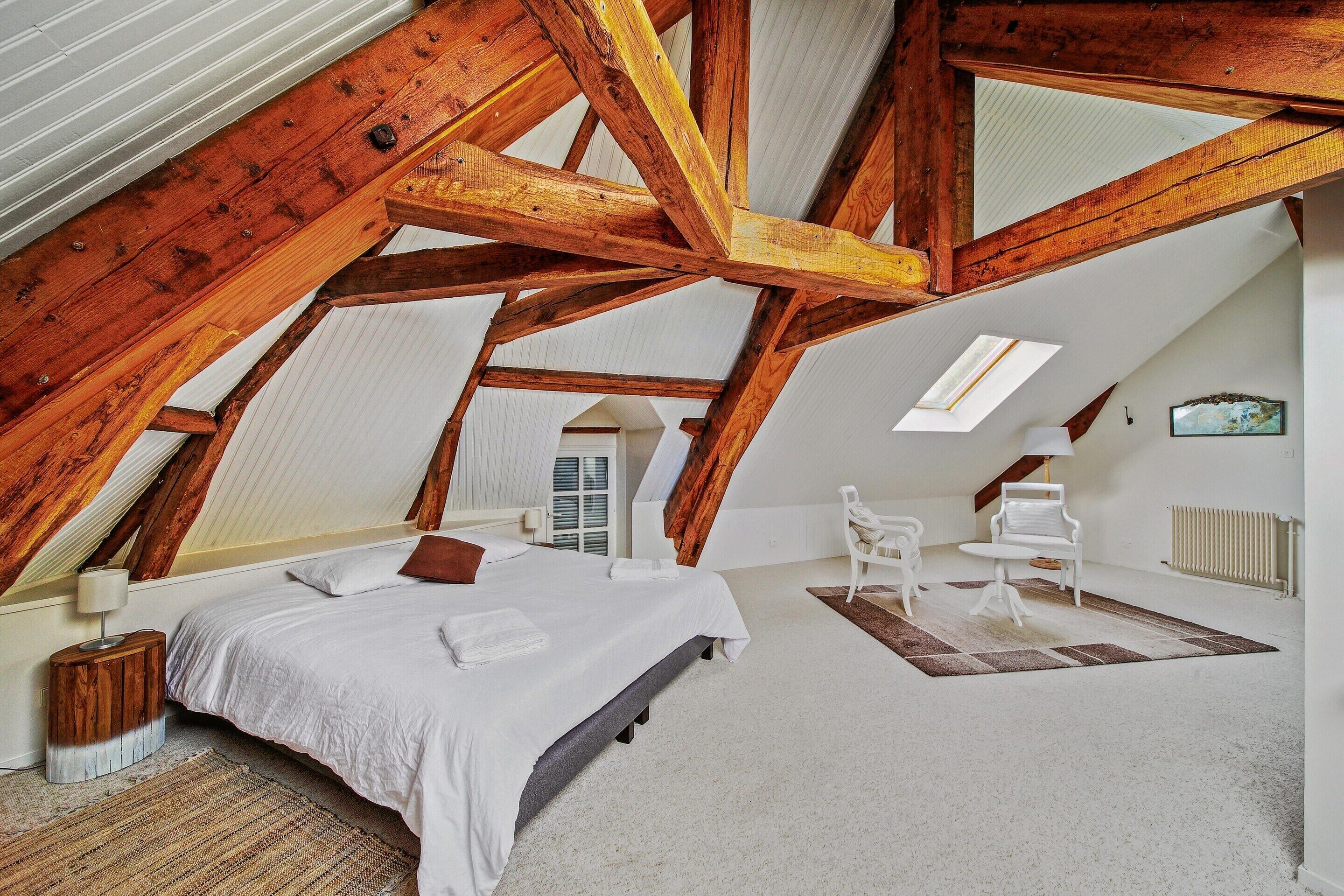 11 bedrooms, individually furnished