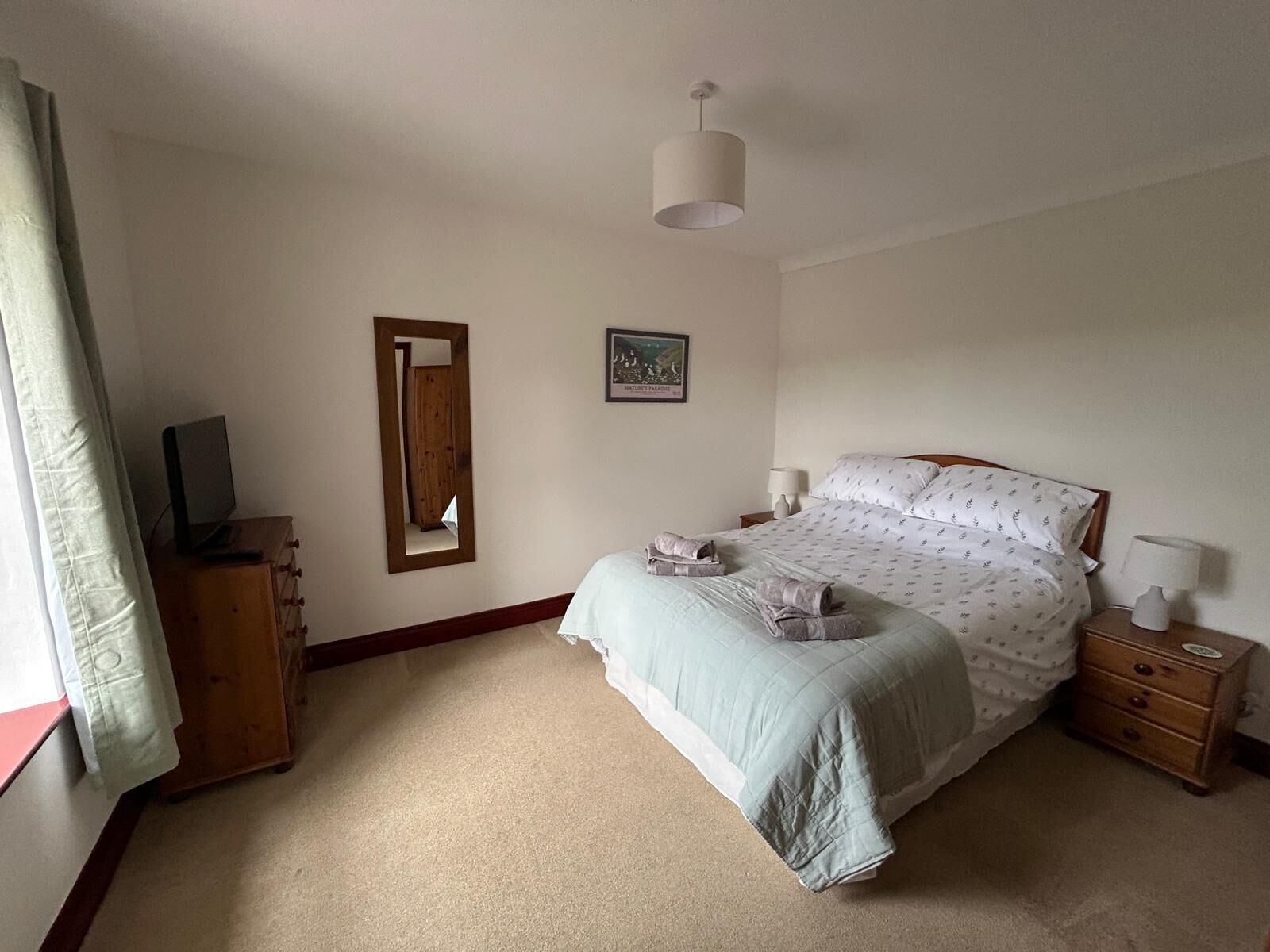 3 bedrooms, iron/ironing board, free WiFi, bed sheets