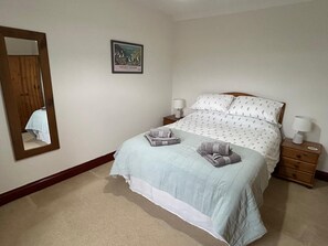 3 dormitorios, tabla de planchar con plancha, wifi gratis y ropa de cama