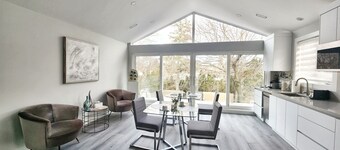 Cozy B&B in Niagara-On-The-Lake. Near Wineries and Dining.