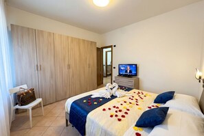 Free WiFi, bed sheets - Memy's House Sirmione  by Desenzanoloft official partner Marriot Bonvoy (Sirmione)