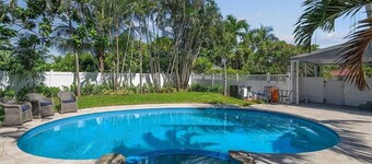 Serene 3-bedroom house with pool and heated hot tub in West Palm Beach