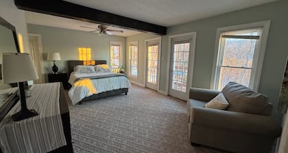 10-Acre Blue Ridge Retreat — Fire Pit · Fireplace · Mountain Views